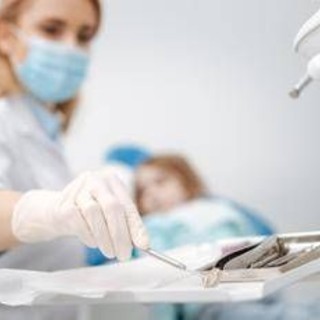 Gas esilarante contro la paura del dentista, sedazione cosciente per riavvicinare gli italiani alle cure Gas esilarante contro la paura del dentista, sedazione cosciente per riavvicinare gli italiani alle cure