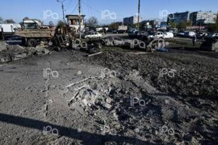 Ucraina, raid russo in pieno cessate il fuoco: colpito sito industriale a Zaporizhzhia Ucraina, raid russo in pieno cessate il fuoco: colpito sito industriale a Zaporizhzhia