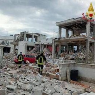 Roma, esplosione a Piana del Sole: coinvolte tre villette, 2 feriti gravi