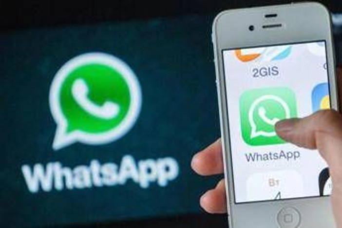 WhatsApp, accuse all'Ia: come si disattiva e come tutelare la propria privacy WhatsApp, accuse all'Ia: come si disattiva e come tutelare la propria privacy