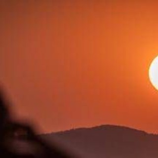 Eclissi, in 7 al pronto soccorso dell'Oftalmico di Roma: "Rischiano danni alla retina"