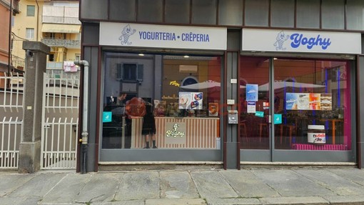 Cuneo, furto alla yogurteria Yoghy: il quartiere risponde con un “cash mob” di solidarietà Cuneo, furto alla yogurteria Yoghy: il quartiere risponde con un “cash mob” di solidarietà